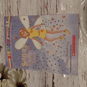 3/$13 Rainbow Magic. Sunny, the Yellow Fairy by Daisy Meadows (Saffron)